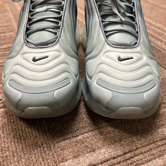 Nike Air Max 720 - Picture 7 of 9